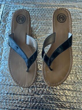 SO Black Patent Thong Sandals